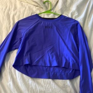 Nike crop workout top
